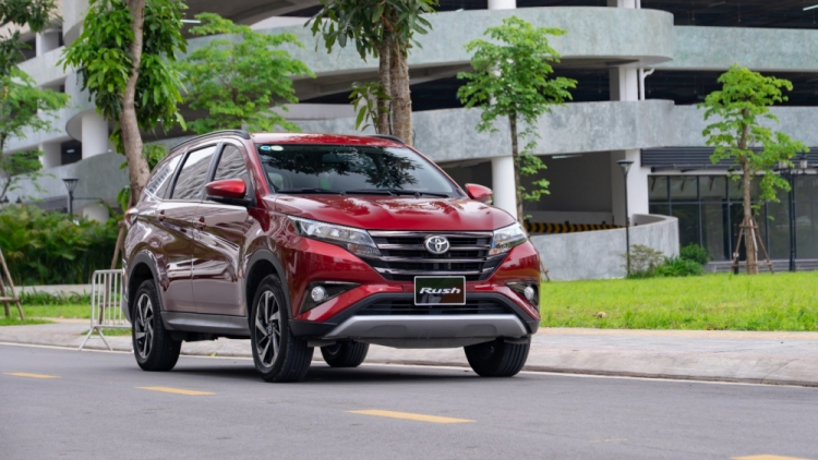 Toyota tặng 30 triệu đồng lệ phí trước bạ cùng gói hỗ trợ tài chính cho Rush