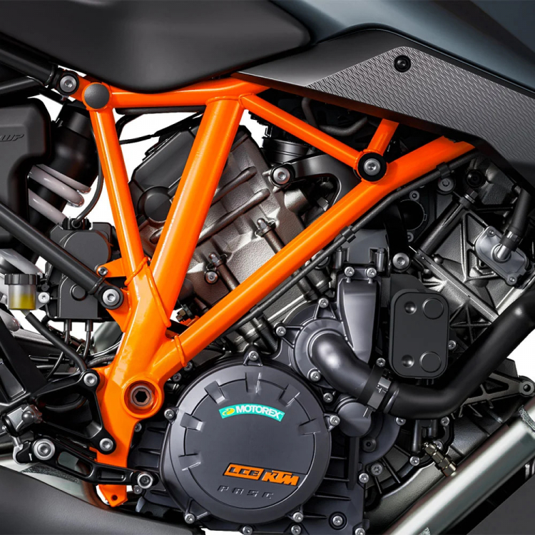 KTM giới thiệu Superduke 1290 GT 2022, nâng cấp một loạt các hệ thống điện tử mới