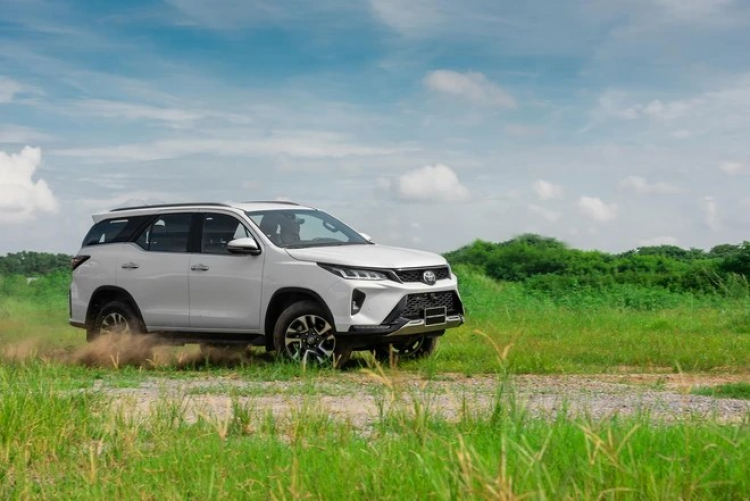 Tháng 12, Toyota tiếp tục ưu ái Fortuner với loạt ưu đãi hấp dẫn Tháng 12, Toyota tiếp tục ưu ái Fortuner với loạt ưu đãi hấp dẫn