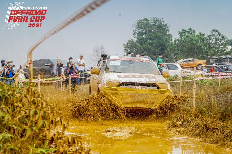 Xem xe offroad vượt chướng ngại vật tại Vietnam Offroad Cup 2021