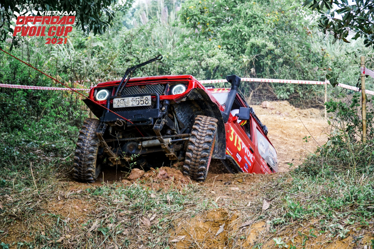 Xem xe offroad vượt chướng ngại vật tại Vietnam Offroad Cup 2021