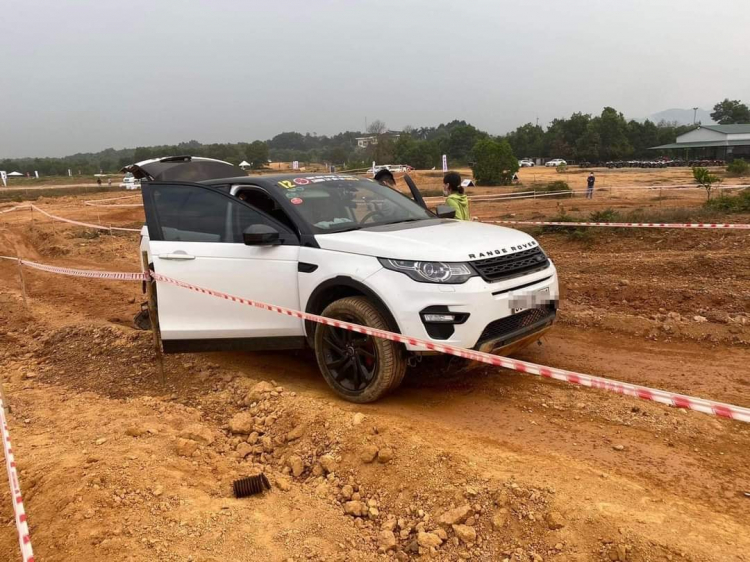 Xem xe offroad vượt chướng ngại vật tại Vietnam Offroad Cup 2021