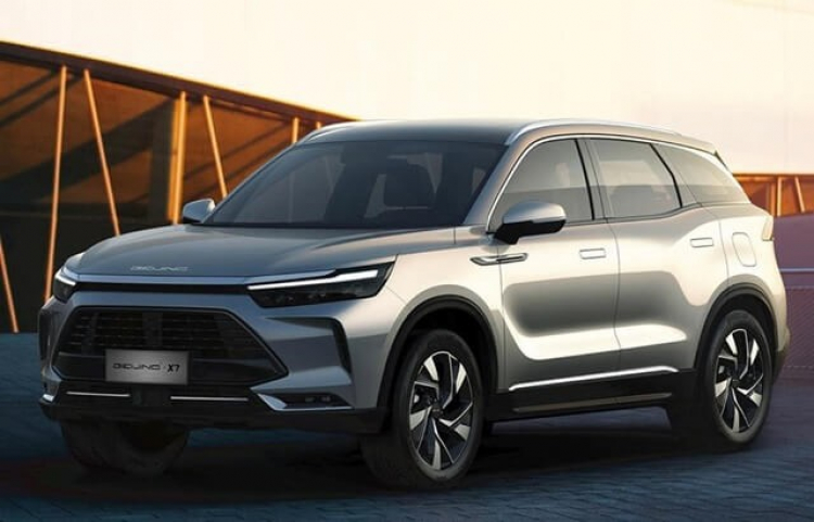 Kia Carens 2022 thay đổi toàn diện với thiết kế SUV, chia sẻ khung gầm với Seltos