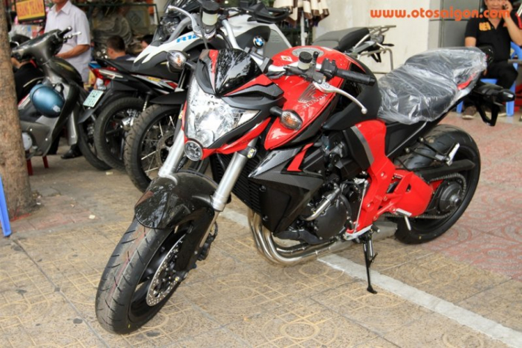 Honda CB1000R 2015 cập bến Việt Nam