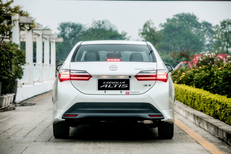 Sắm Toyota Corolla Altis đón Tết, nhận ưu đãi lớn lên đến 85 triệu đồng trong tháng 12 Sắm Toyota Corolla Altis đón Tết, nhận ưu đãi lớn lên đến 85 triệu đồng trong tháng 12
