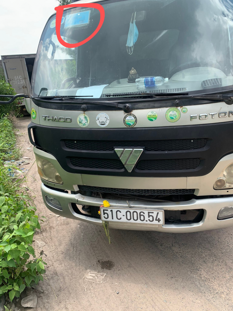 CSGT TP.HCM xử phạt xe kinh doanh chưa đổi biển số vàng 2-4 triệu đồng CSGT TP.HCM xử phạt xe kinh doanh chưa đổi biển số vàng 2-4 triệu đồng