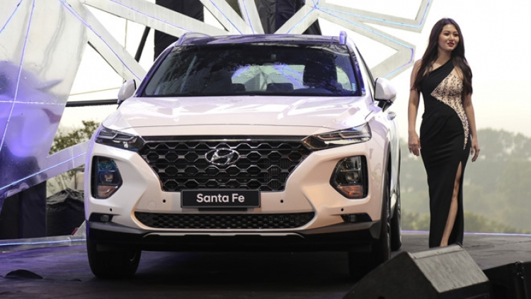 Cửa xe Hyundai Santa Fe bị rè, khắc phục thế nào?