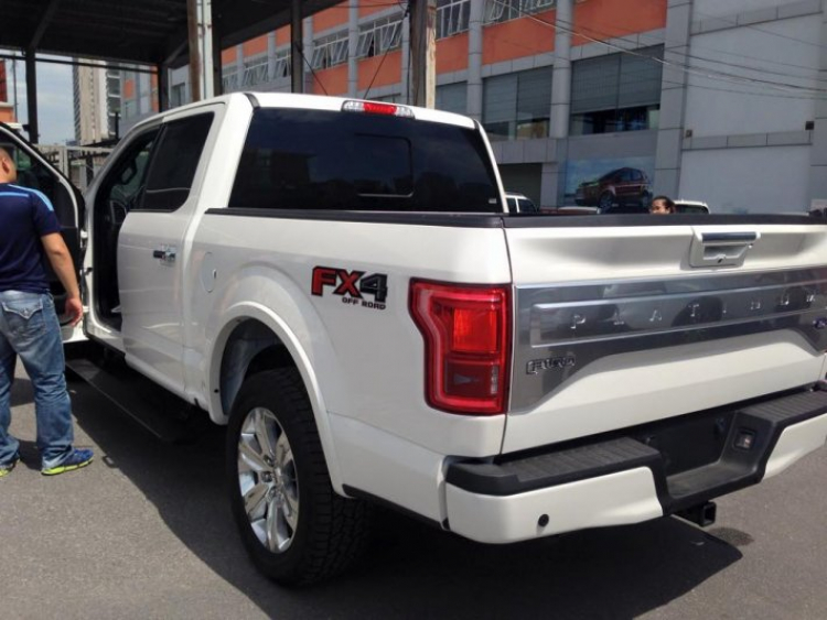 Ford F 150 2015 bất ngờ về Việt Nam