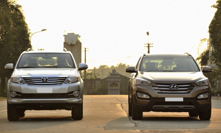 Hyundai SantaFe vs Toyota Fortuner : Lựa chọn 7 chỗ nào cho gia đình?