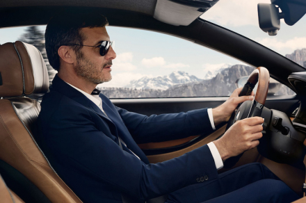 BMW-Pininfarina-Gran-Lusso-Coupe-Concpetinterior-view-with-driver.jpg