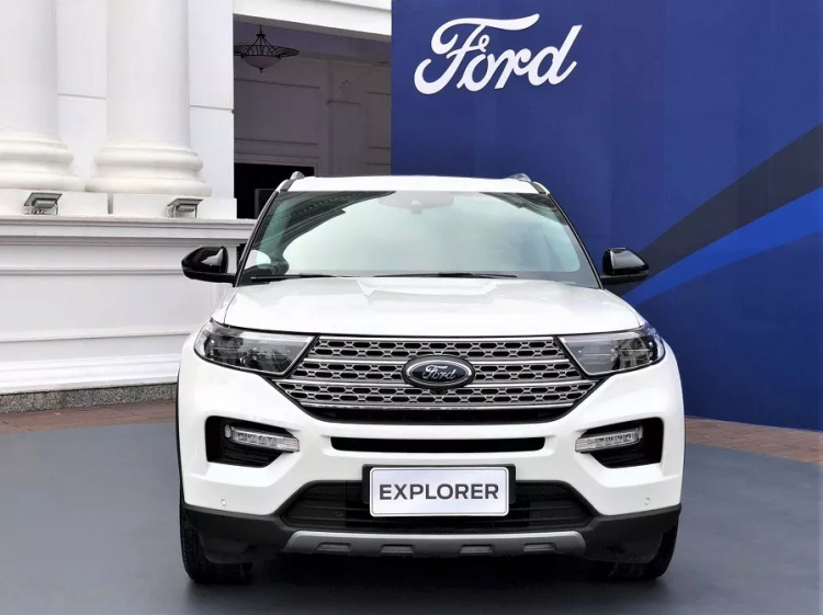 Ford Explorer Limited 2022 có giá 2,366 tỷ đồng tại Việt Nam: 7 chỗ ngồi, động cơ EcoBoost 300 mã lực, hộp số 10 cấp