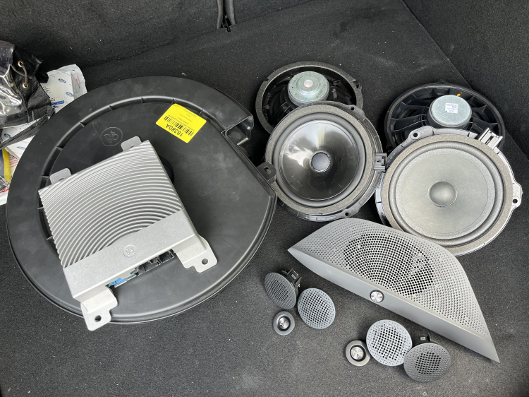 Ford Explorer Limited 2022 có giá 2,366 tỷ đồng tại Việt Nam: 7 chỗ ngồi, động cơ EcoBoost 300 mã lực, hộp số 10 cấp Ford Explorer Limited 2022 có giá 2,366 tỷ đồng tại Việt Nam: 7 chỗ ngồi, động cơ EcoBoost 300 mã lực, hộp số 10 cấp