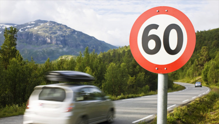 Đề nghị mới có bằng lái ôtô dưới 1 năm không được chạy quá 60km/h