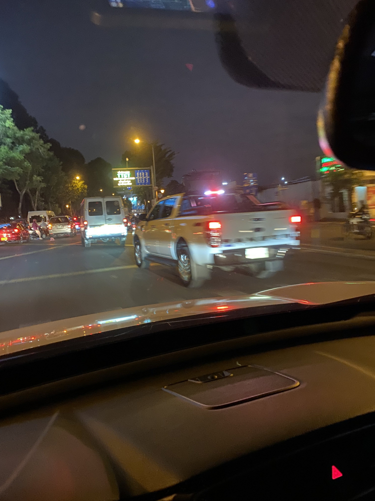 Nỗi lòng người đi xe bán tải: Khi mà làm gì cũng bị ghét, ai cũng kì thị Nỗi lòng người đi xe bán tải: Khi mà làm gì cũng bị ghét, ai cũng kì thị