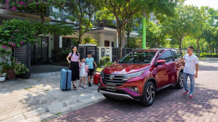 Mua Toyota Rush - Mua sự yên tâm cho công việc và gia đình