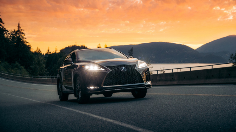 Lexus chính thức ra mắt thương hiệu F cùng dòng sản phẩm F SPORT tại Việt Nam