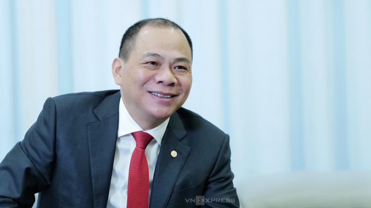 Tỷ phú Phạm Nhật Vượng chia sẻ về việc ngừng xe xăng, chuyển sang xe điện của VinFast Tỷ phú Phạm Nhật Vượng chia sẻ về việc ngừng xe xăng, chuyển sang xe điện của VinFast