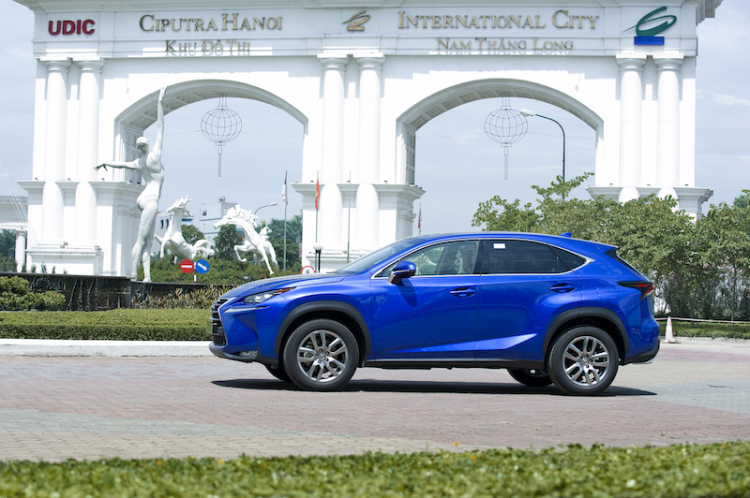 Lexus NX200t chính thức trình làng tại Việt Nam - giá 2,408 tỷ đồng