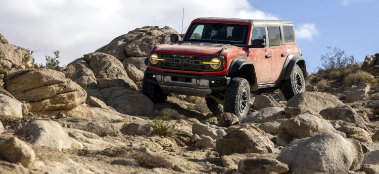 2022-Ford-Bronco-Raptor_07-Copy.jpg