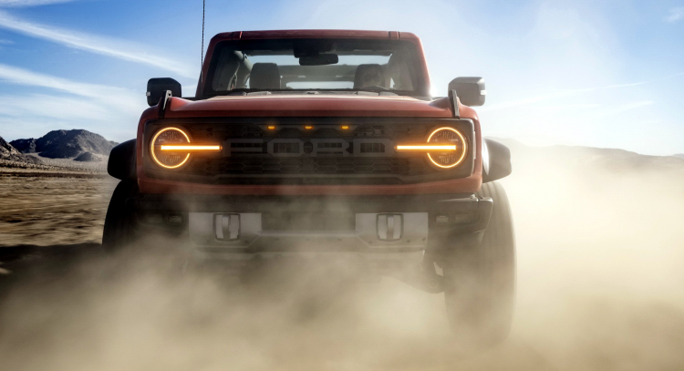 2022-Ford-Bronco-Raptor_04-Copy.jpg