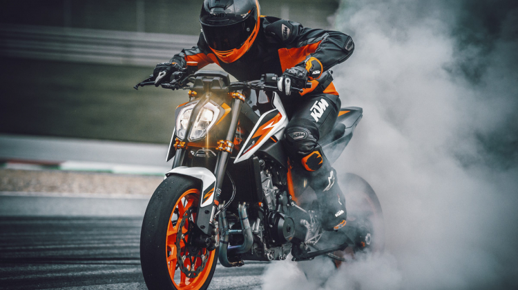 KTM 890 Duke GP và 890 Duke R ra mắt vào tháng 2/2022