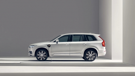 Volvo XC90 Recharge.jpg