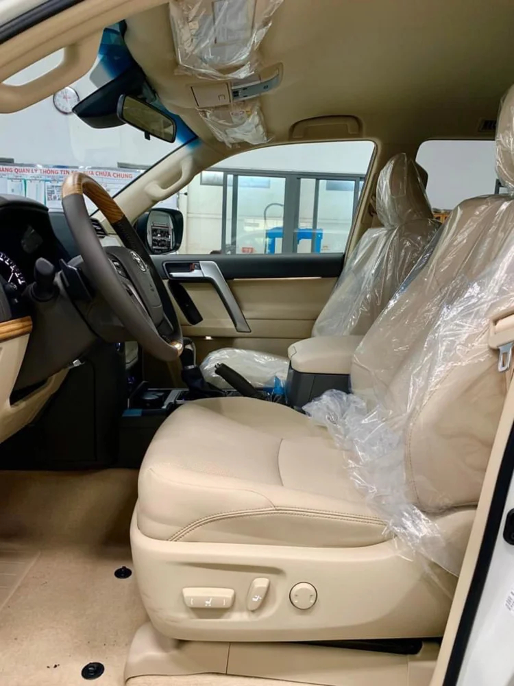 Cận cảnh Toyota Land Cruiser Prado 2022: SUV của nhà giàu không thích phô trương Cận cảnh Toyota Land Cruiser Prado 2022: SUV của nhà giàu không thích phô trương