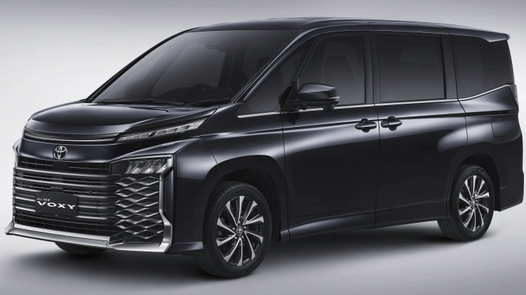 ava2022-Toyota-Voxy-launch-Indonesia-official-1.jpg