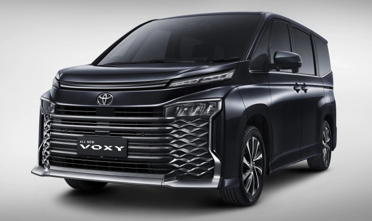 2022-Toyota-Voxy-launch-Indonesia-official-2.jpg