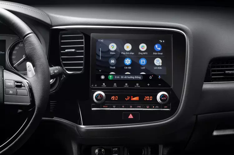 Đấu với Honda CR-V, Mitsubishi Outlander 2022 nâng cấp gói an toàn, không đổi giá bán