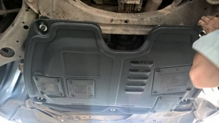 Chắn bùn động cơ cho Camry - Lạ và độc đây ạ :D Chắn bùn động cơ cho Camry - Lạ và độc đây ạ :D