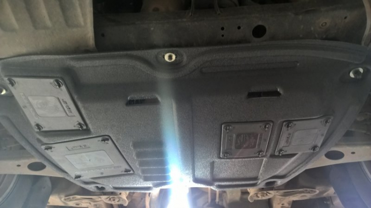 Chắn bùn động cơ cho Camry - Lạ và độc đây ạ :D Chắn bùn động cơ cho Camry - Lạ và độc đây ạ :D