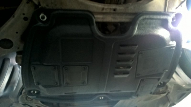 Chắn bùn động cơ cho Camry - Lạ và độc đây ạ :D Chắn bùn động cơ cho Camry - Lạ và độc đây ạ :D