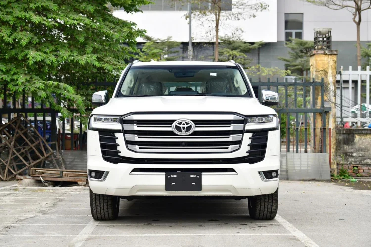 Hàng hiếm Toyota Land Cruiser VX 2022 bản kỉ niệm 70 năm giá gần 6 tỷ đồng tại Việt Nam