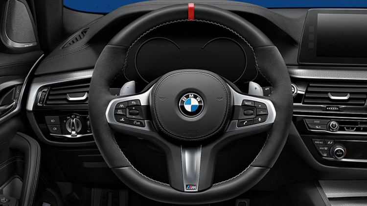 Xin cách khắc phục tay cầm bên trong xe BMW dễ bẩn
