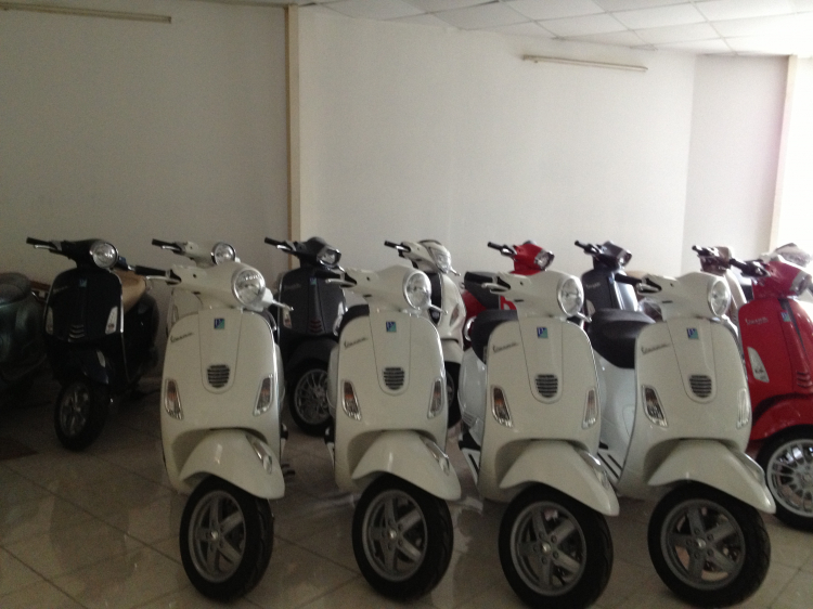 Phụ tùng Vespa sao đắt quá vậy các anh?