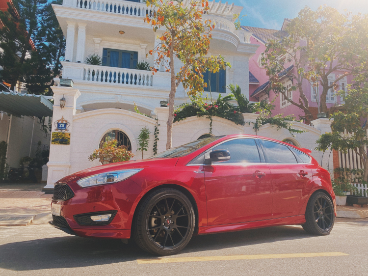 Ford Focus vẫn chuẩn mực