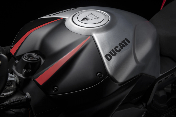 2022-Ducati-Panigale-V4-SP2-29.jpg