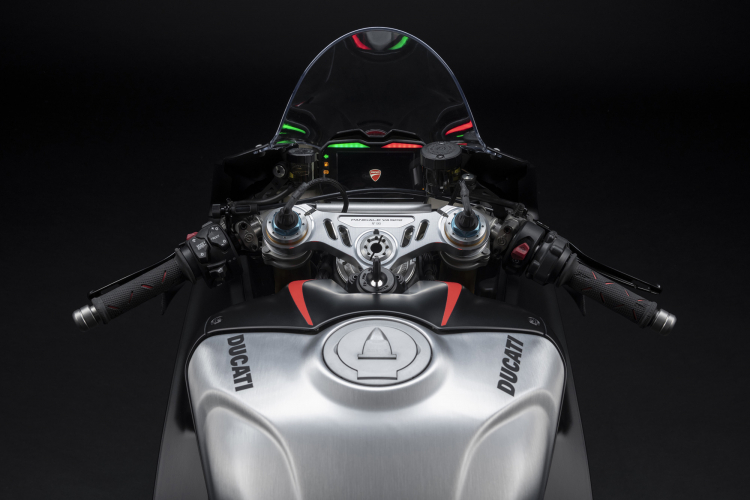 2022-Ducati-Panigale-V4-SP2-40.jpg