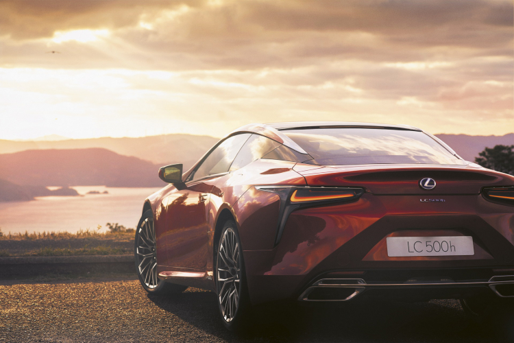 Lexus-LC-Coupe-Hokkaido-Edition-2.jpg