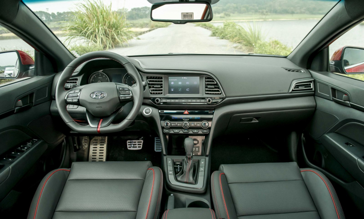 Hyundai Elantra (3).jpg Hyundai Elantra (3).jpg