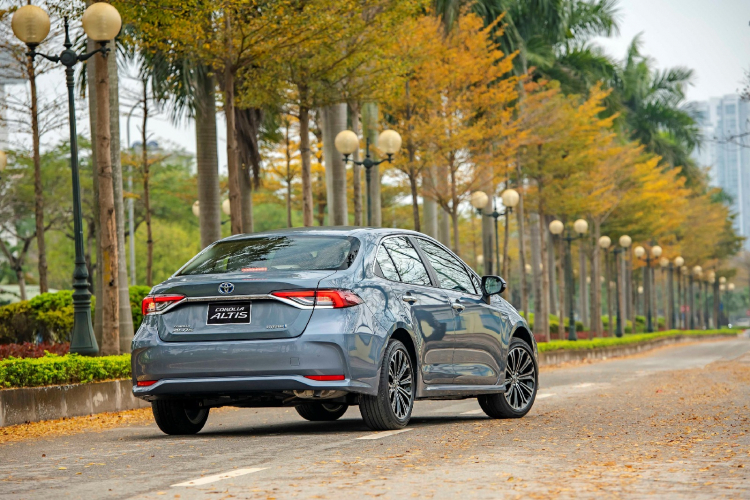 Toyota Corolla Altis (2).jpg Toyota Corolla Altis (2).jpg
