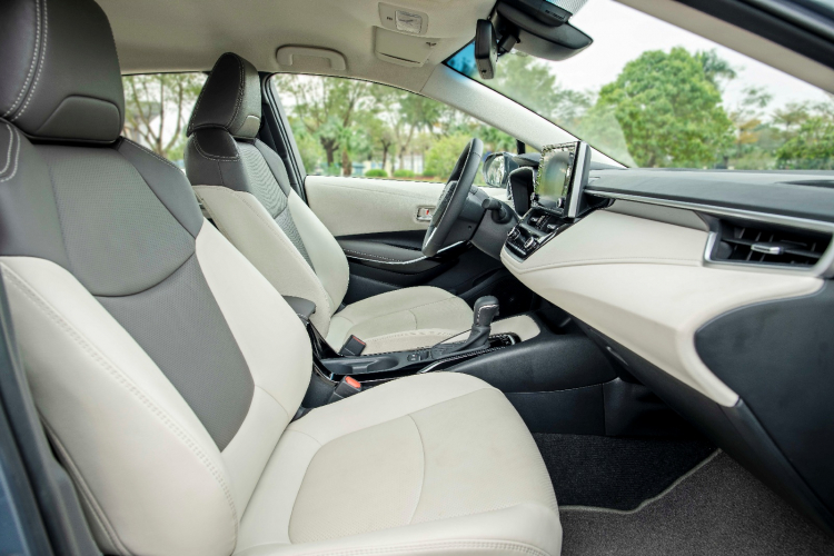 Toyota Corolla Altis (3).jpg Toyota Corolla Altis (3).jpg