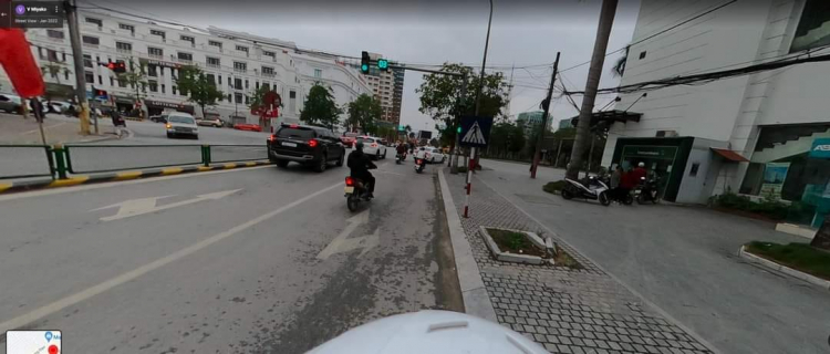 Tranh cãi tình huống xe ô tô nhường đường cho xe cứu thương bị phạt nguội Tranh cãi tình huống xe ô tô nhường đường cho xe cứu thương bị phạt nguội