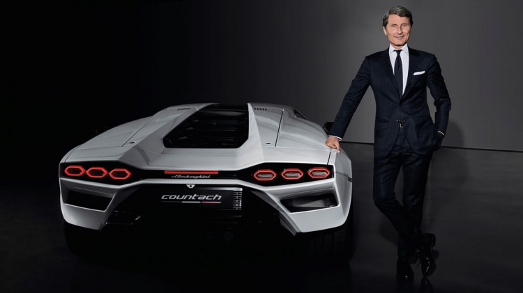 Lamborghini thắng đậm trong năm 2021: Tạm ngừng bán xe tại Nga