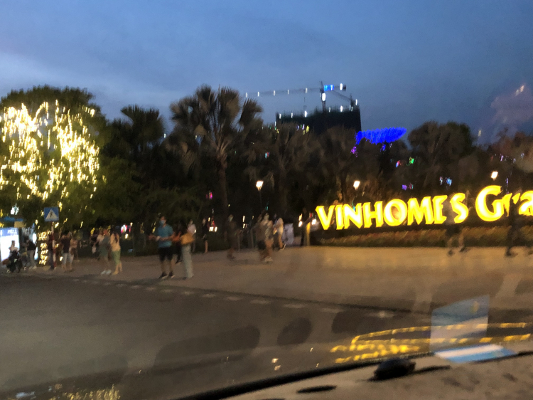 VINHOMES GRAND PARK QUẬN 9 LÀ CÁI “BẪY GẤU” CHO NHỮNG KHÁCH YÊU MÀU HỒNG!