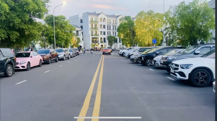 VINHOMES GRAND PARK QUẬN 9 LÀ CÁI “BẪY GẤU” CHO NHỮNG KHÁCH YÊU MÀU HỒNG! VINHOMES GRAND PARK QUẬN 9 LÀ CÁI “BẪY GẤU” CHO NHỮNG KHÁCH YÊU MÀU HỒNG!