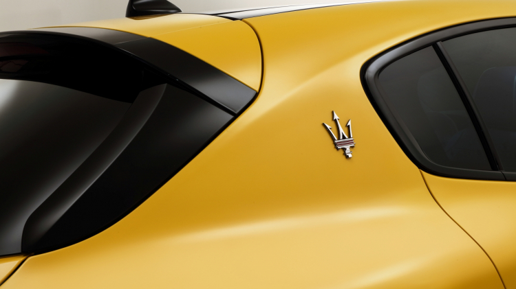 Maserati Grecale chính thức ra mắt, sẵn sàng thách thức Porsche Macan với 2 phiên bản động cơ, mạnh đến 520 mã lực