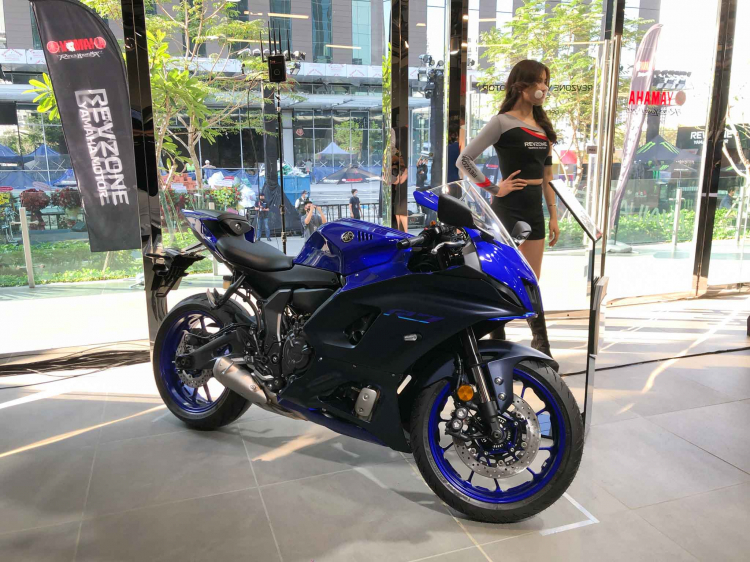otosaigon_showroom_yamaha_revzone_khai_truong-17.jpg otosaigon_showroom_yamaha_revzone_khai_truong-17.jpg