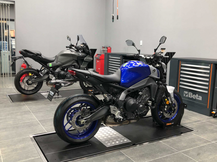 otosaigon_showroom_yamaha_revzone_khai_truong-23.jpg otosaigon_showroom_yamaha_revzone_khai_truong-23.jpg